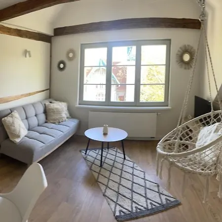 Modern 5 Apartment *